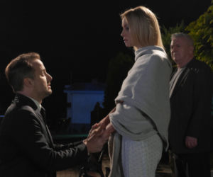 Pierwsza miłość. Emilka (Anna Ilczuk), Bartek (Rafał Kwietniewski), proboszcz (Włodzimierz Matuszak)