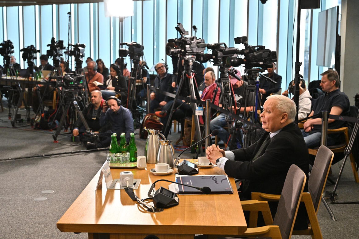 Jarosław Kaczyński zeznaje przed komisją śledcza ds. Pegasusa