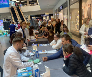 Studenci zachęcali do bezpłatnych badań. W Olsztynie odbyła się akcja „Zdrowia pod kontrolą”