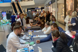 Studenci zachęcali do bezpłatnych badań. W Olsztynie odbyła się akcja „Zdrowia pod kontrolą”