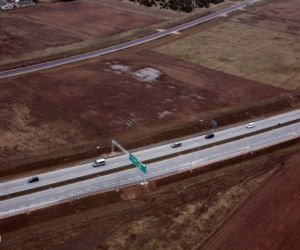 Wielki transport z cudzoziemcami przekroczył granicę. Pojechali w kierunku Litwy [ZDJĘCIA]
