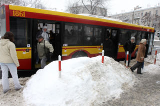 Elektryczne autobusy przegrały z mrozem? Prawda o ogrzewaniu zaskoczy pasażerów