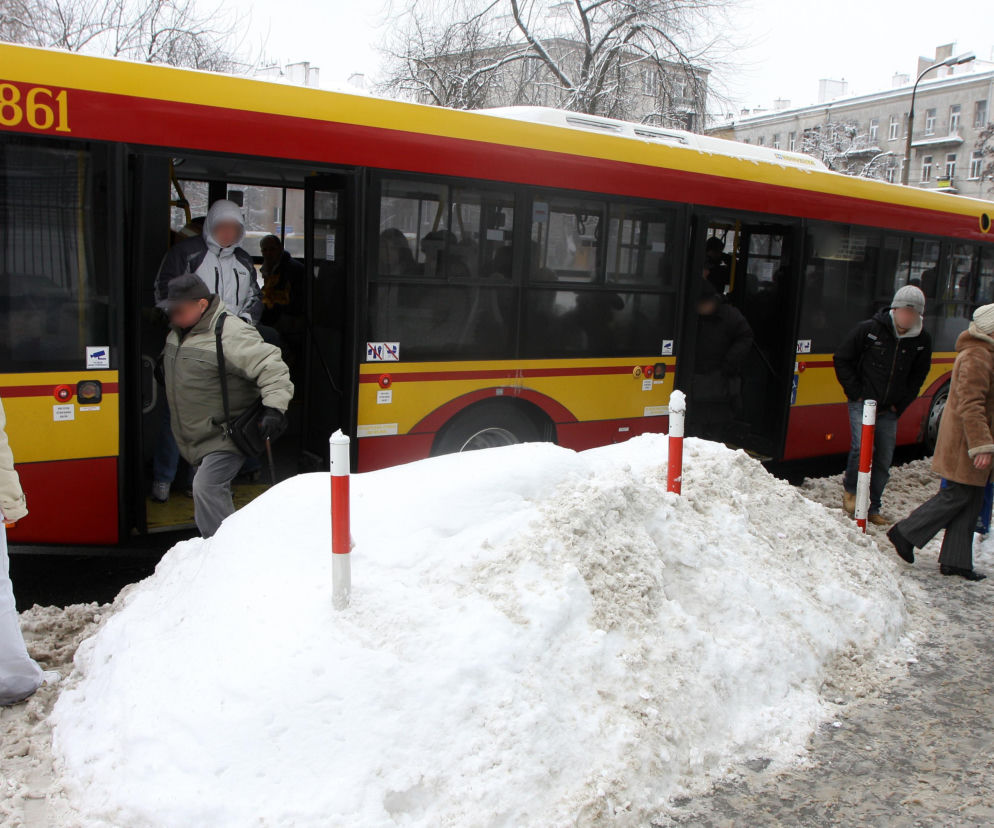 Mróz sparaliżował Warszawę. Elektryczne autobusy nie wytrzymały!