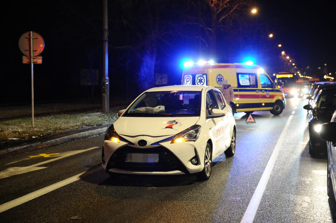 Miał ponad 2 promile. Skasował auto z wypożyczalni