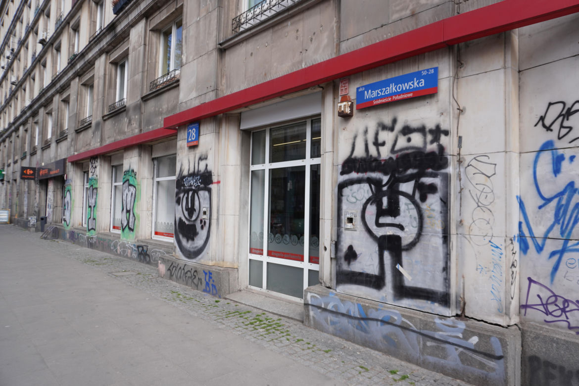 Bazgroły na Marszałkowskiej 