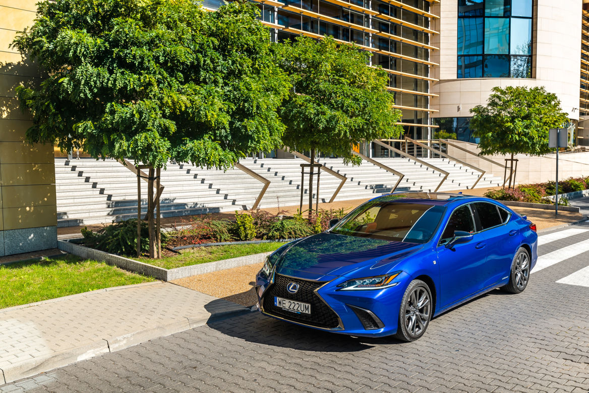 Lexus ES300h F Sport
