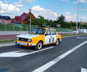 Białystok. Czeska milicja na ulicach miasta. To Skoda 120 L