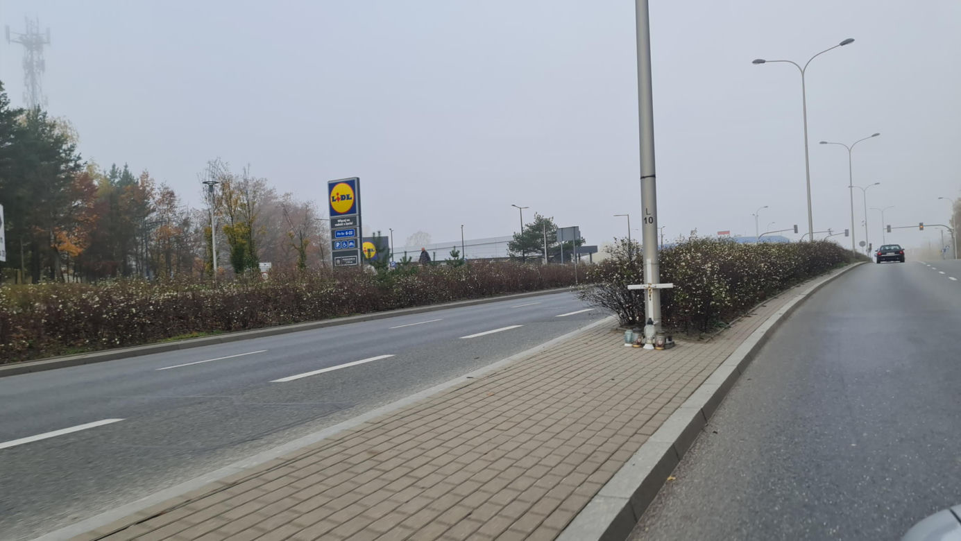 Pierwsza rocznica wypadku, który wstrząsnął Polską. Weronika i Sebastian zginęli w makabrze w Olsztynie [ZDJĘCIA]