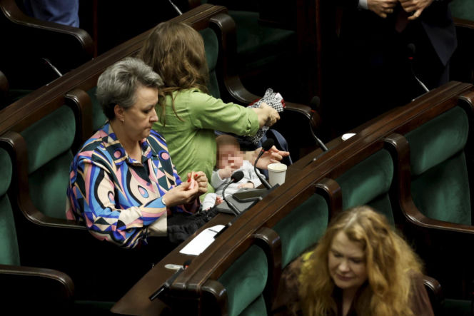 Bosakowie przyszli do Sejmu ze Stefankiem