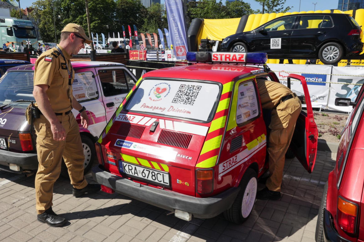 98 Fiatów 126p jedzie trasą wokół Bałtyku