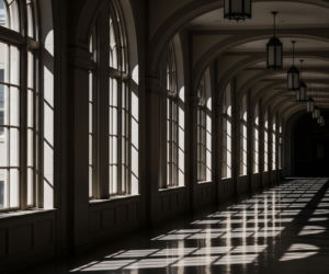 Strzelanina na Uniwersytecie Browna. Kto stał za atakiem i dlaczego nadal jest na wolności?