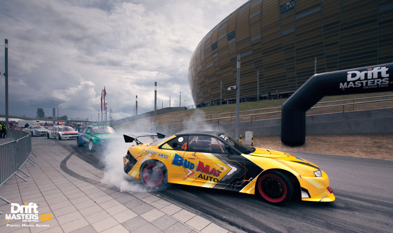 Piotr Więcek Nissan Skyline 