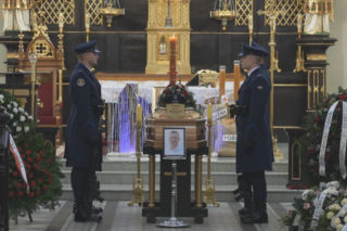 Piotr ubrał mundur, ucałował rodzinę i wyszedł do pracy. Jego serce nagle przestał bić