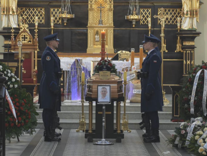 Piotr ubrał mundur, ucałował rodzinę i wyszedł do pracy. Jego serce nagle przestał bić