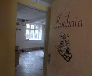 Niszczejący hotel w Karpaczu