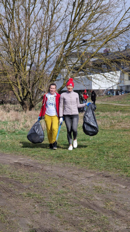 Powitanie wiosny nad siedleckim zalewem i akcja sprzątania