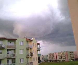 Trąba powietrzna nad Kaliszem 2011