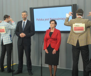 Asystenci posłów PiS wtargnęli na konferencję PJN 