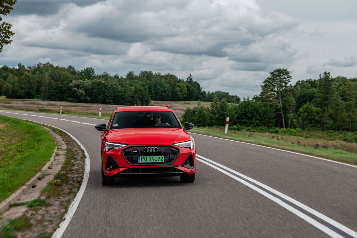 Audi e-tron Sportback 55 quattro S line (Catalunya Red)