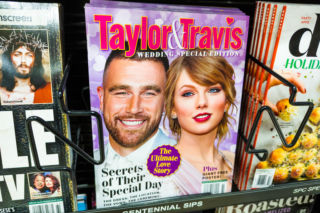 Celebrycki ślub roku stał się faktem! Taylor Swift i Travis Kelce pobrali się w Nowym Jorku. Oto szczegóły imprezy