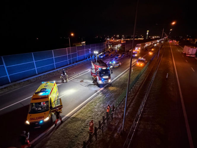 Dwa potrącenia pieszych na A2