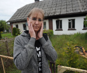 Jechali do chorego dziecka uratowali rodzinę z ognia