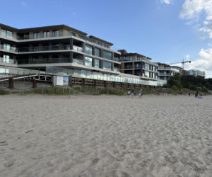 Apartamentowiec na plaży w Międzyzdrojach