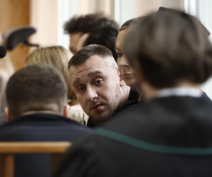 Łukasz Żak w sądzie. Sypie się linia obrony jego kolegów. Biegły: „Każdy ma obowiązek udzielenia pomocy”