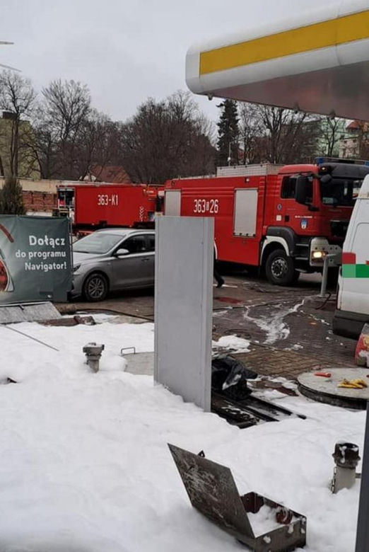 W czasie czyszczenia zbiornika doszło do wybuchu na stacji benzynowej. Zginą mieszkaniec Miasteczka Śląskiego
