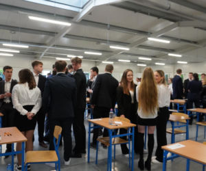 Poprawka matury 2026. Kto może przystąpić, kiedy egzaminy i kiedy wyniki? Najważniejsze terminy CKE