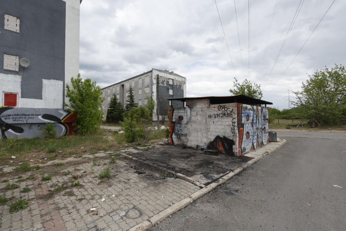 „Czarnobyl” Warszawy zniknie z mapy. „Smród, fetor i grzyb”. Tak wyglądało życie w „13 dzielnicy”