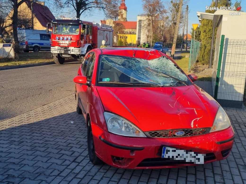 Łamią nam się serca. Brakuje słów. Nie potrafimy w to uwierzyć". Znany kolarz zginął podczas treningu. Osobówka wjechała w niego z impetem.