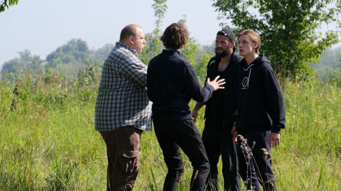M jak miłość odc. 1894. Tadeusz (Bartłomiej Nowosielski), ksiądz Grzegorz (Paweł Janyst), Krystian (Hubert Czajka)