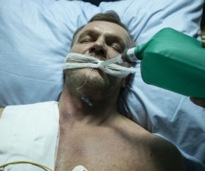 Tajemnica zawodowa odc. 1. Andrzej Żurawski (Cezary Pazura)