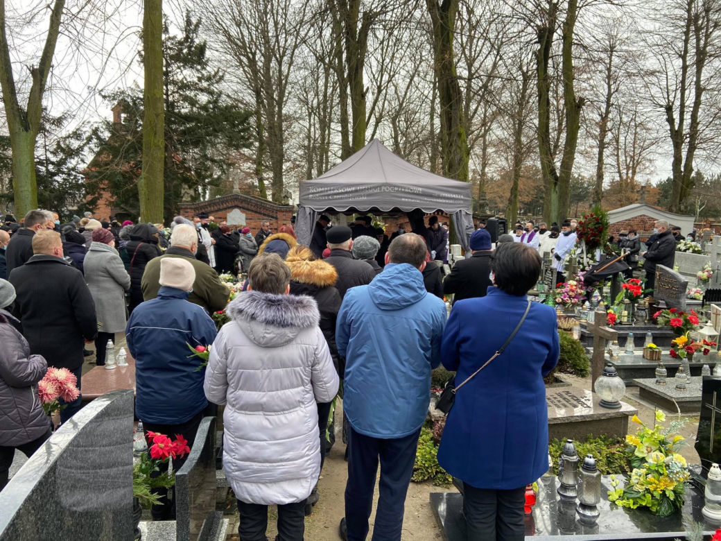 Kościelny pogrzeb księdza, który popełnił samobójstwo