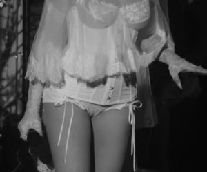 Madonna zachwyca w ślubnym wydaniu. 40 lat temu nosiła się podobnie!