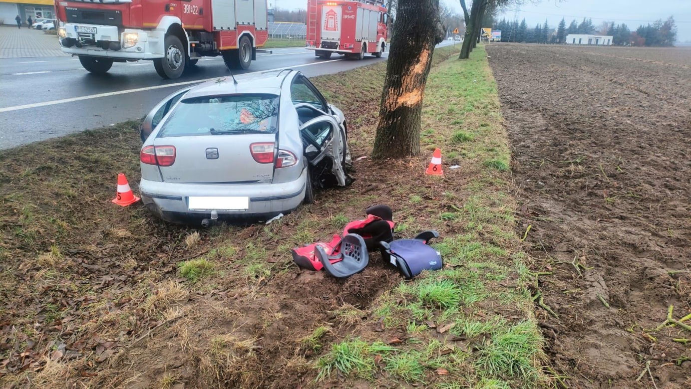 Matka i dzieci poszkodowane w wypadku koło Leszna