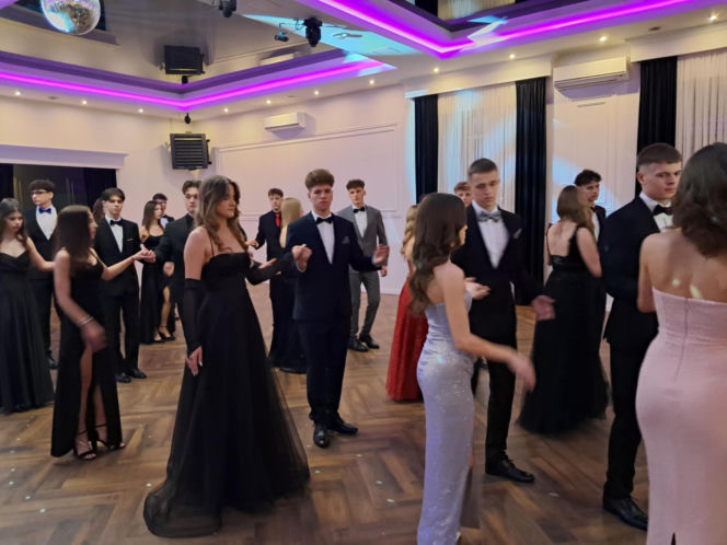 Studniówka 2026 Zespołu Szkół Zawodowych nr 3 w Starachowicach