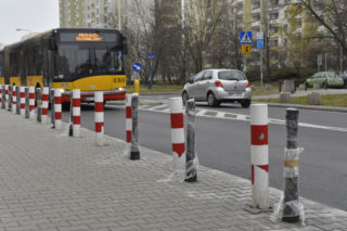 Słupkoza w Warszawie. Wiemy, ile słupków postawili drogowcy w 2020 roku. Te liczby zaskakują