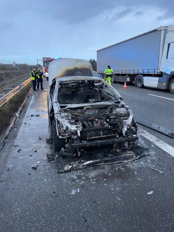 Pożar samochodu na A4. Utrudnienia w kierunku Wrocławia