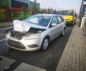 Poranny wypadek na ul. Fordońskiej w Bydgoszczy. Jedna osoba trafiła do szpitala [ZDJĘCIA]