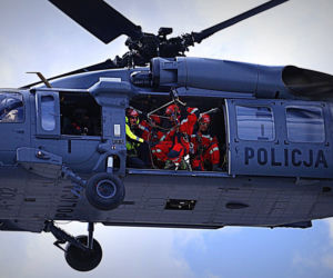 Lublin: Policyjny helikopter krążył nad miastem. Poważne działania policyjnych komandosów 