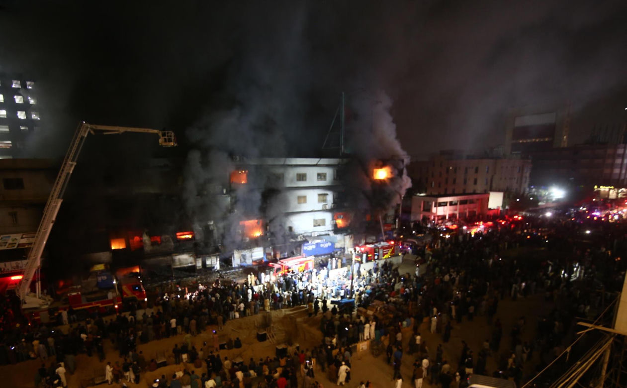 Pakistan/ Co najmniej 11 ofiar śmiertelnych pożaru w centrum handlowym w Karaczi
