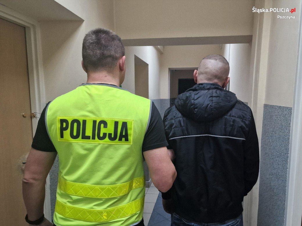 Para przestępców dokonała rozboju na 60-latku. Ukradli mu czapkę