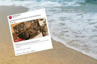 Kobieta odnalazła skrzynię pełną skarbów na plaży! „Sytuacja naprawdę surrealistyczna”