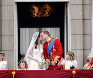 Ślub księcia Williama - pocałunek Williama i Kate