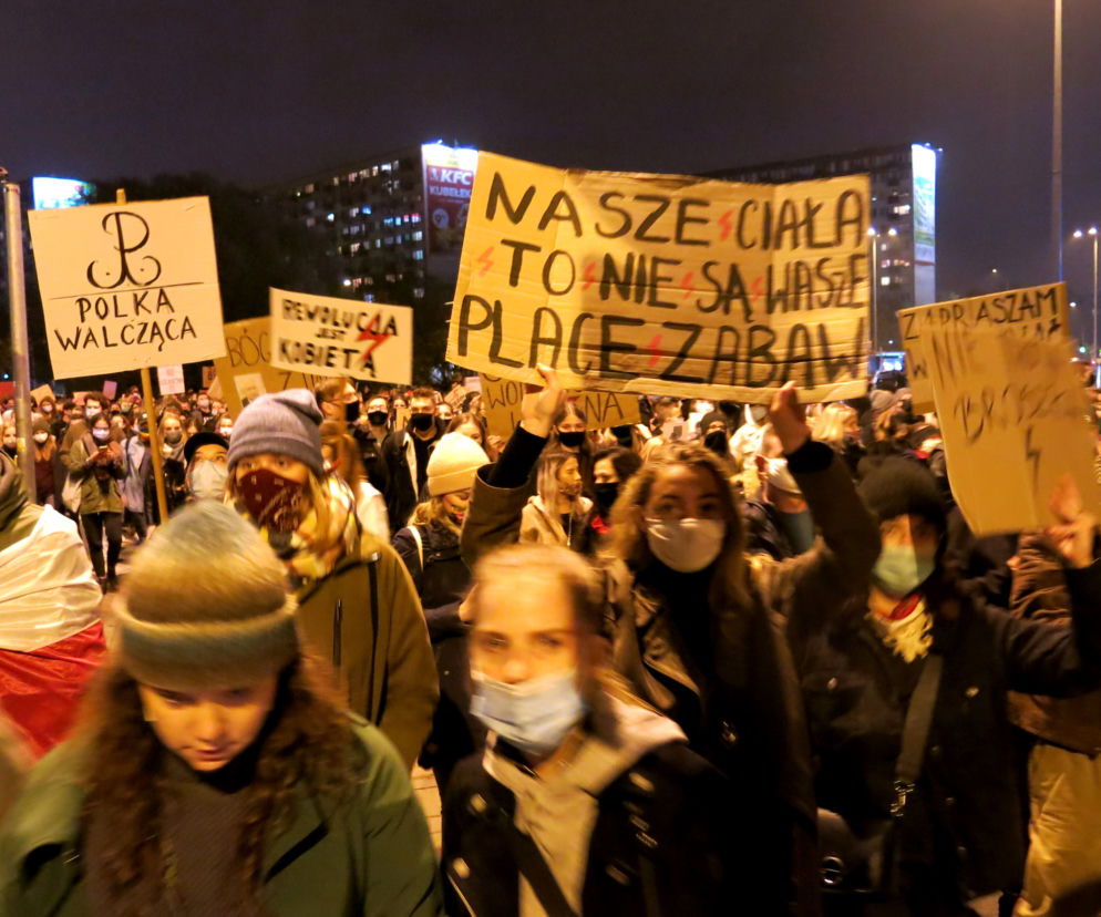 Białystok, 28 października. Rekordowy Czarny Spacer i obrońcy kościoła farnego