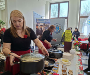 Starachowice tętnią tradycją! Trwa pierwszy Festiwal Kół Gospodyń i Gospodarzy Wiejskich „Lokalne pasje”