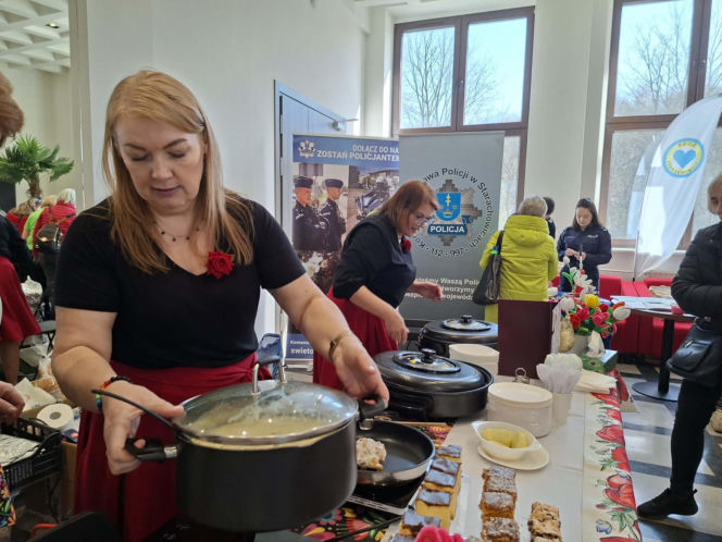 Starachowice tętnią tradycją! Trwa pierwszy Festiwal Kół Gospodyń i Gospodarzy Wiejskich „Lokalne pasje”