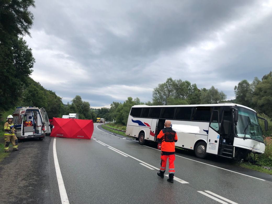 Wypadek w Witowicach Górnych. Nie żyją dwie osoby, ranne są dzieci